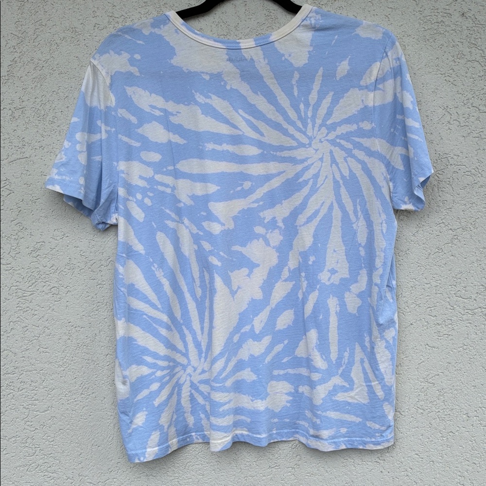 Modcloth “beat the heat” Tie Dye T shirt white with light blue & yellow graphic - Picture 4 of 5